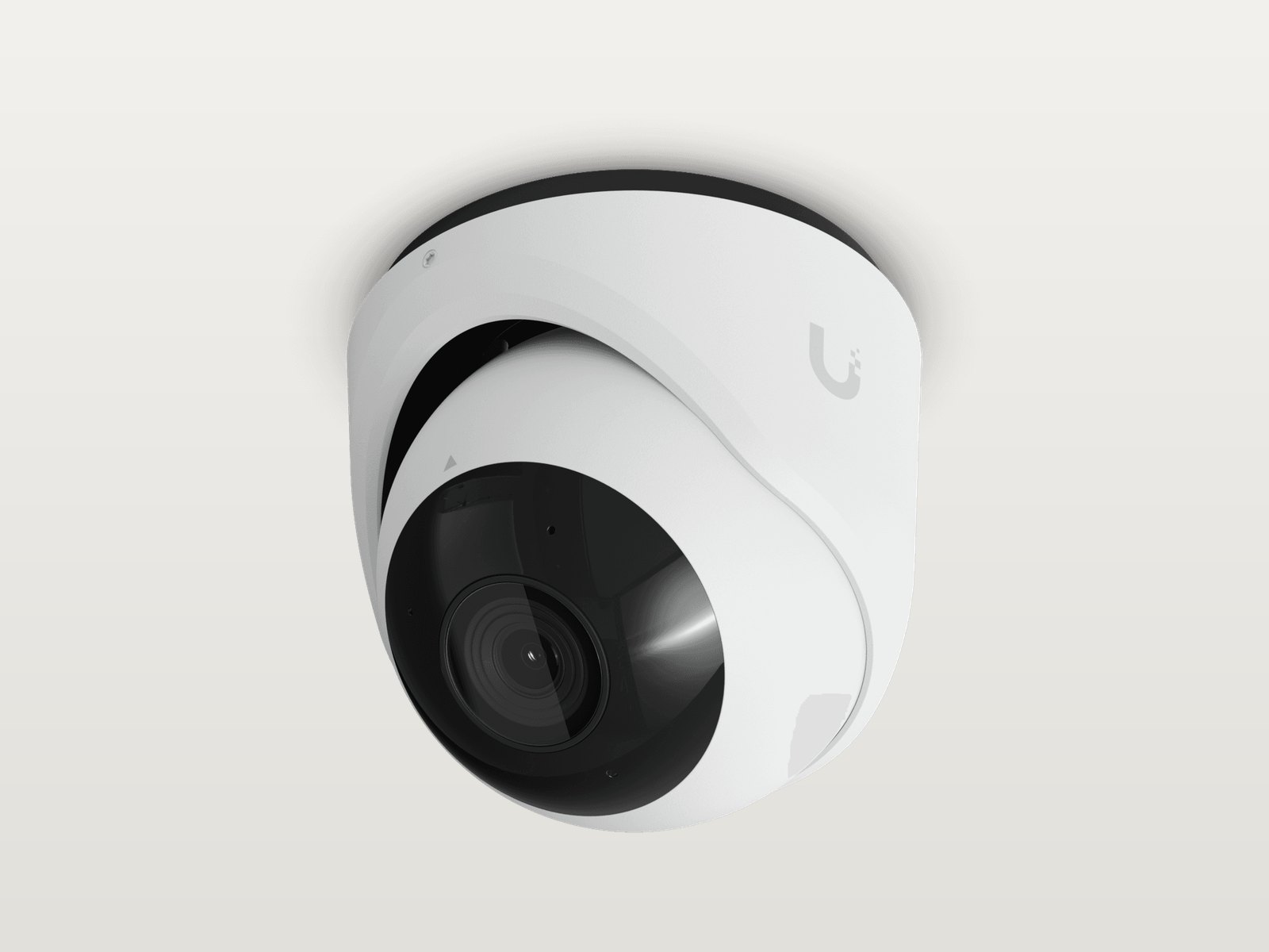Caméra UniFi Protect blanche installée au plafond